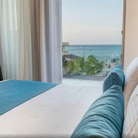 Epos Luxury 4*